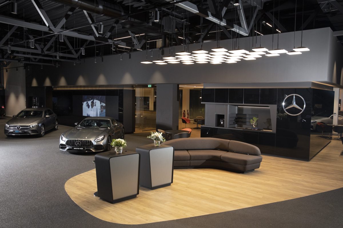 RAVON Automobile concession MercedesBenz Photup Design